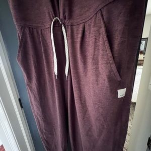Vuori Women’s Jumpsuit! Maroon with pockets